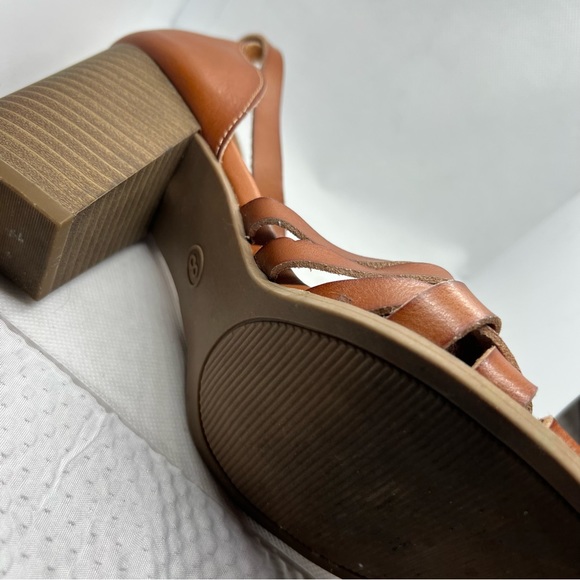 Universal Thread Brown Strappy Heeled Sandals, stacked heels, sz 8 - Picture 7 of 10